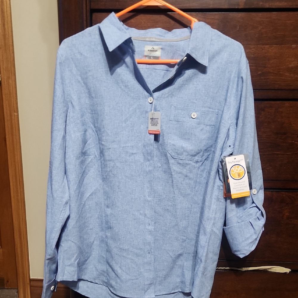 Women's Light Blue Button-Up Blouse